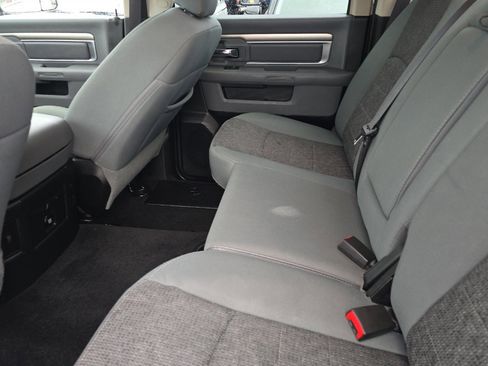 Used 2017 RAM 1500 Classic SLT w/ SLT Plus D←cor Group image 12