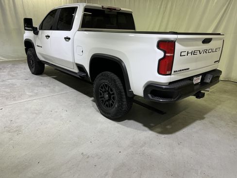 Certified 2025 Chevrolet Silverado 2500 ZR2 w/ Technology Package AWD/4WD image 8