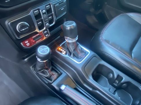 Used 2023 Jeep Gladiator Rubicon w/ Cold Weather Group image 22