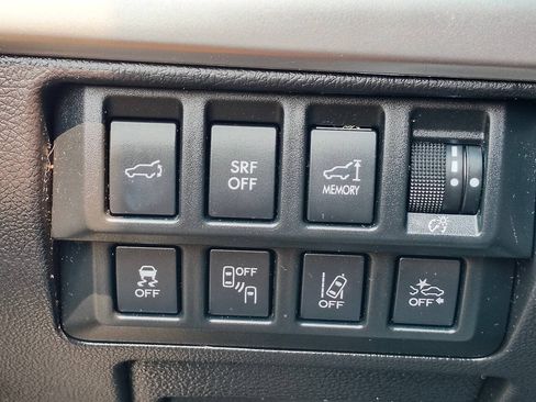 Used 2016 Subaru Outback 3.6R Limited AWD/4WD image 27