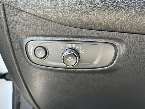 Used 2023 Chevrolet Equinox LT AWD/4WD image 17