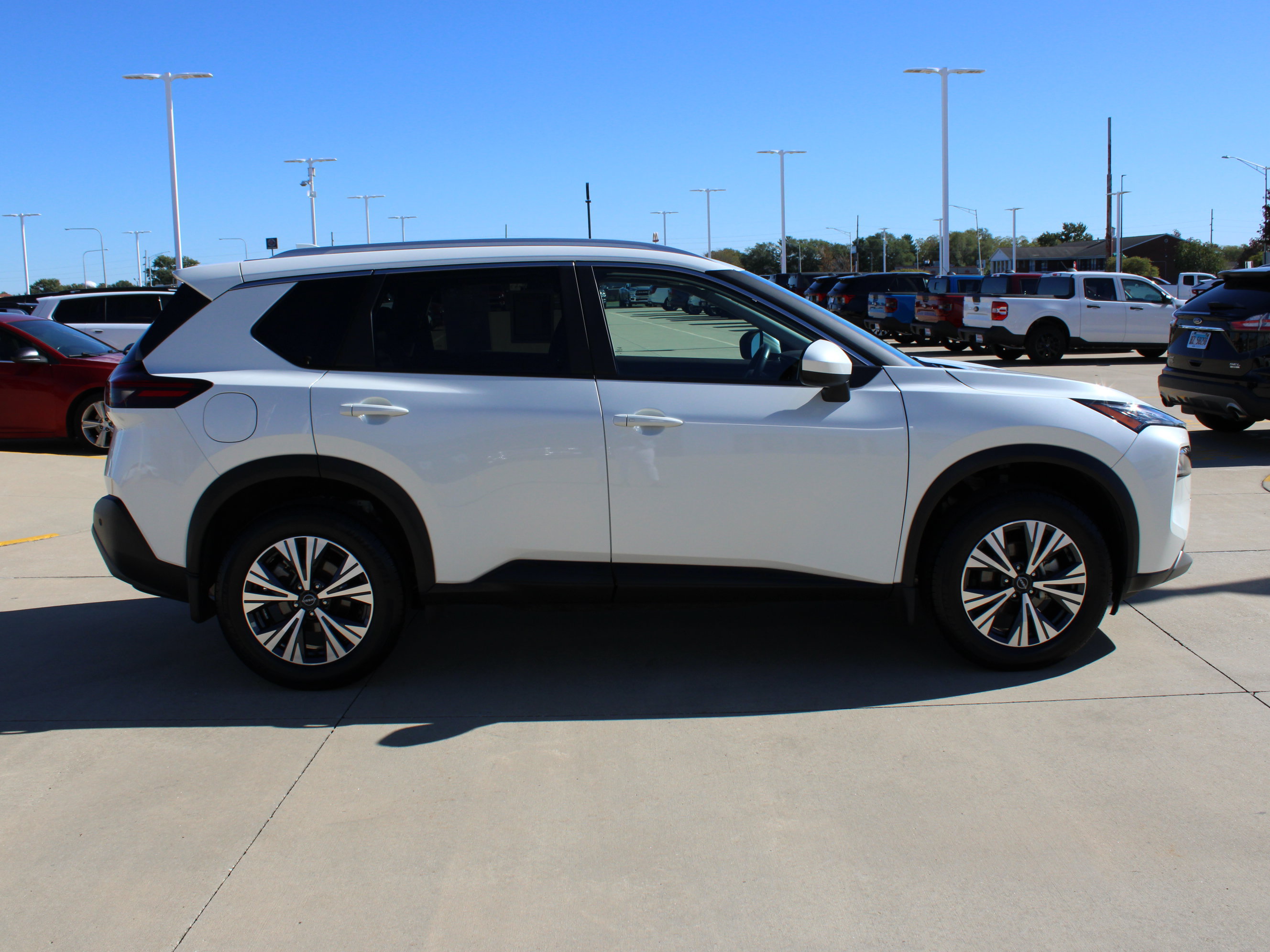 Used 2023 Nissan Rogue SV w/ SV Premium B Package AWD/4WD image 8