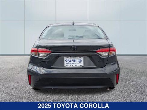 Used 2025 Toyota Corolla LE FWD image 4
