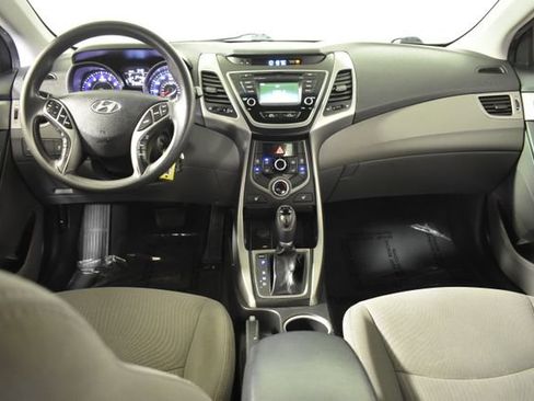 Used 2014 Hyundai Elantra SE w/ Option Group 02 FWD image 23