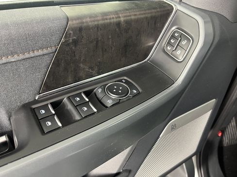 Used 2023 Ford F150 Lightning Lariat image 17