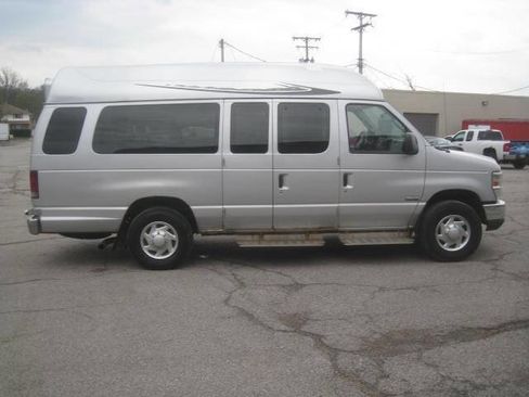 Used 2013 Ford E-350 and Econoline 350 Extended Super Duty w/ PWR Group image 13