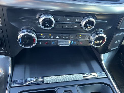 Certified 2022 Ford F150 Lariat w/ Equipment Group 502A High image 21