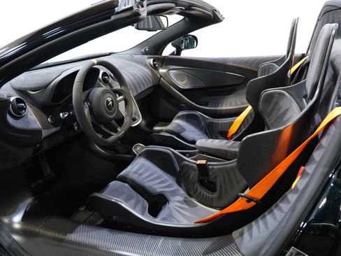 Used 2020 McLaren 600LT Spider RWD image 35