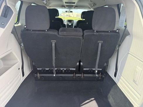 Used 2011 Chrysler Town & Country Touring FWD image 26