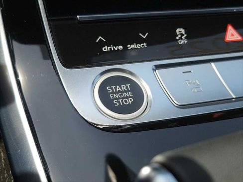 Certified 2025 Audi Q7 3.0T Premium Plus w/ Premium Plus Package AWD/4WD image 24