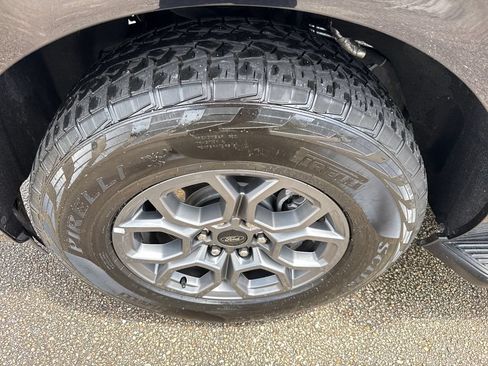 Used 2025 Ford Expedition Active RWD image 13