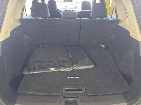 Used 2025 Nissan Rogue SV AWD/4WD image 10