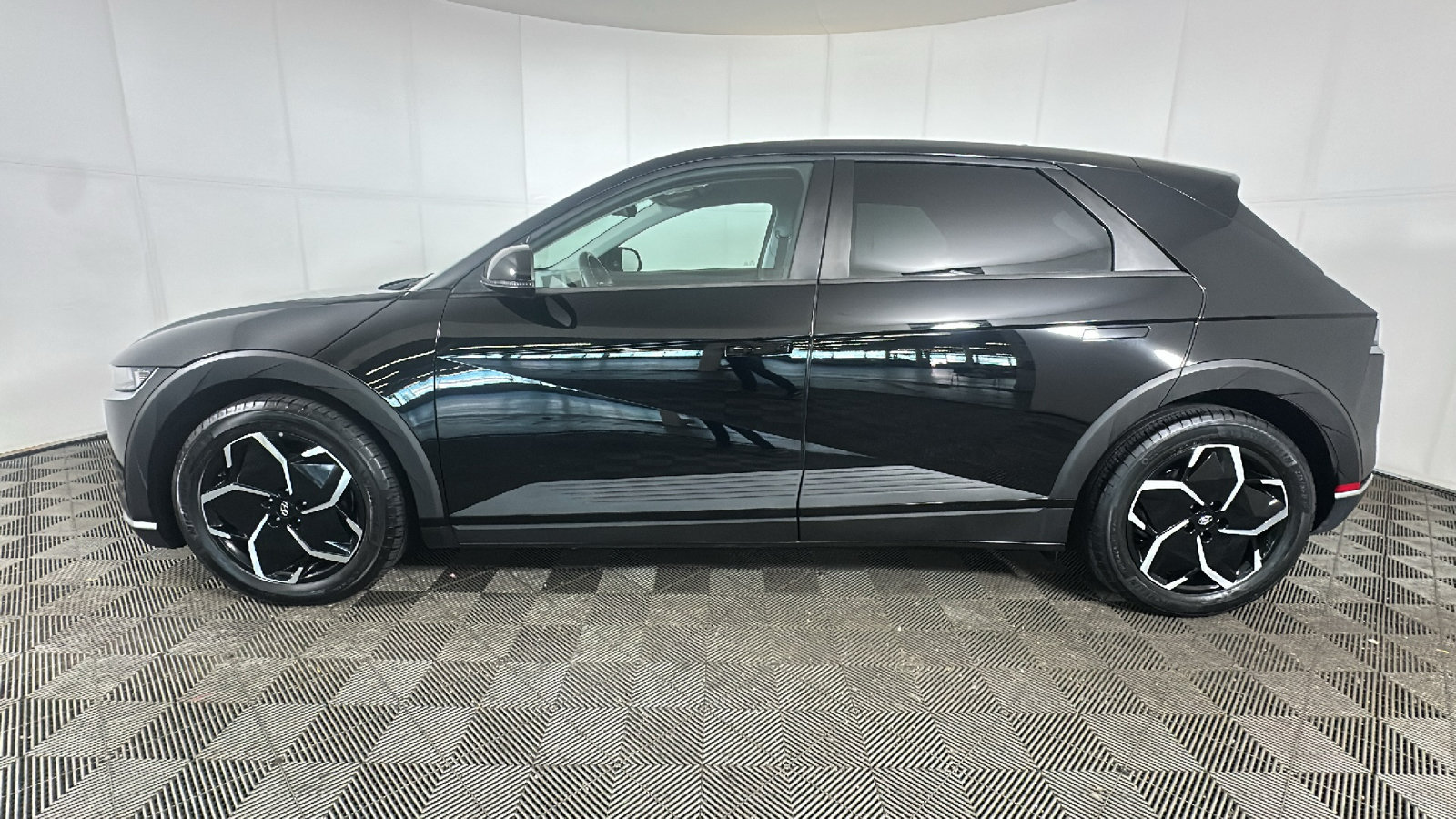 Used 2024 Hyundai Ioniq 5 SEL AWD/4WD image 7