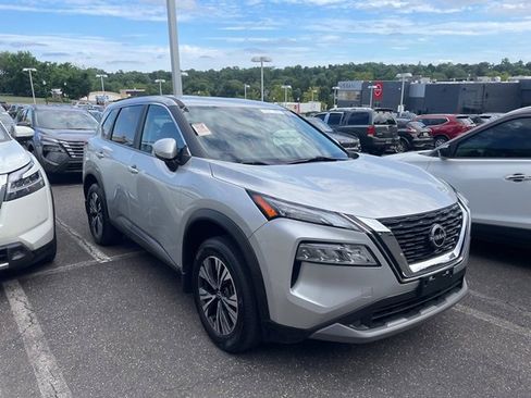 Certified 2023 Nissan Rogue SV image 3