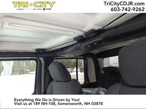 New 2026 Jeep Gladiator Sport image 20