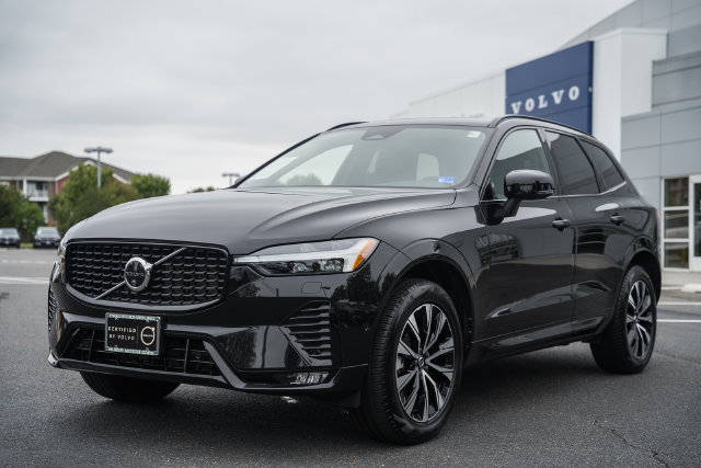 Certified 2025 Volvo XC60 B5 Plus w/ Climate Package AWD/4WD image 3
