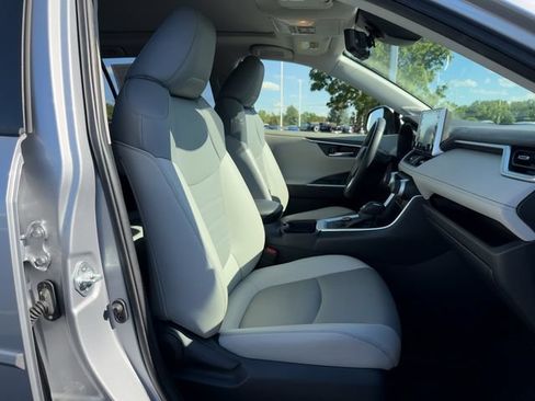 Certified 2019 Toyota RAV4 Limited AWD/4WD image 18