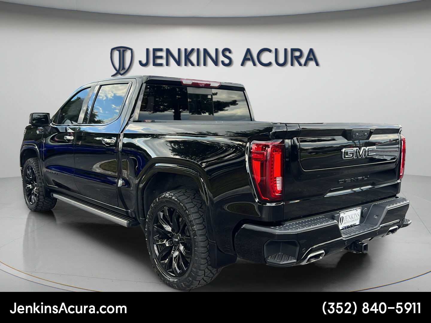 Used 2023 GMC Sierra 1500 Denali AWD/4WD image 5
