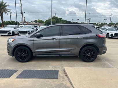 Used 2022 Ford Edge SE w/ Black Appearance Package