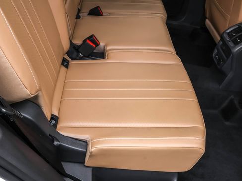 Certified 2024 Volkswagen Tiguan SE R-Line AWD/4WD image 36