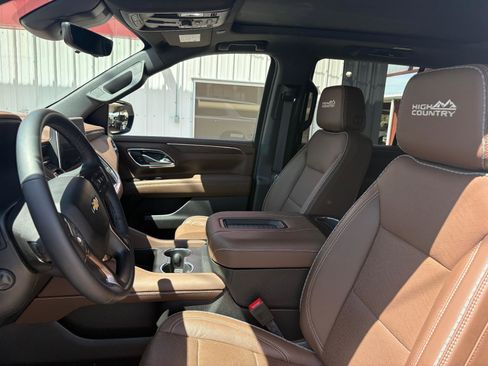 Used 2024 Chevrolet Tahoe High Country w/ Premium Package AWD/4WD image 12