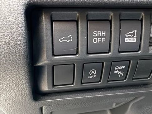 Used 2023 Subaru Forester Premium AWD/4WD image 18