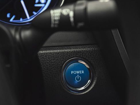 Used 2020 Toyota Camry LE FWD image 22