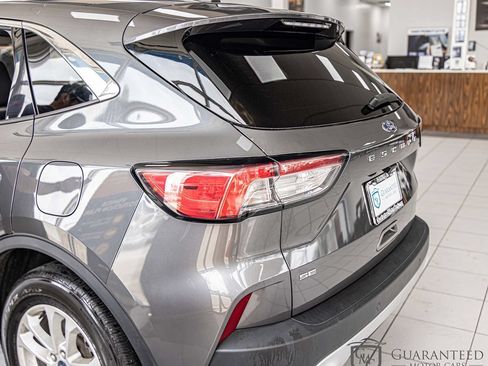 Used 2021 Ford Escape SE w/ Cold Weather Package FWD image 14