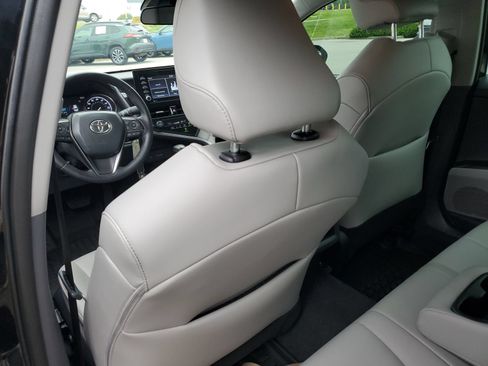 Used 2023 Toyota Camry SE AWD/4WD image 13