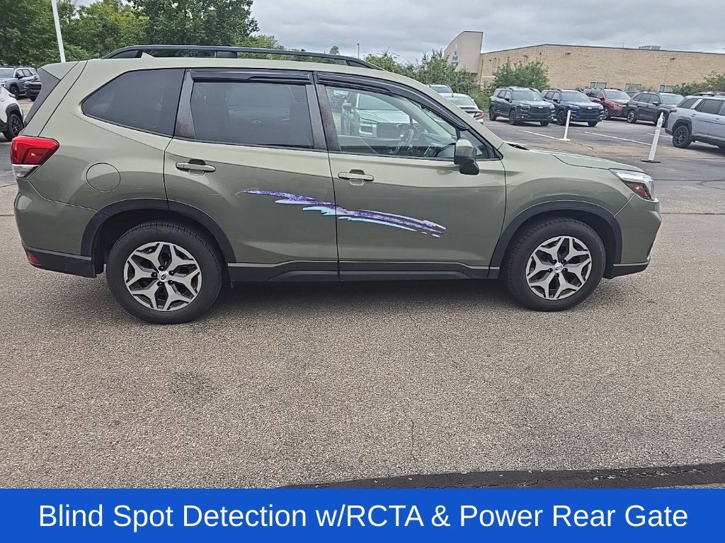 Used 2021 Subaru Forester Premium AWD/4WD image 2