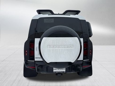 Used 2024 Land Rover Defender 110 X-Dynamic SE image 6