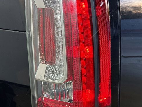 Used 2016 GMC Yukon SLT image 33