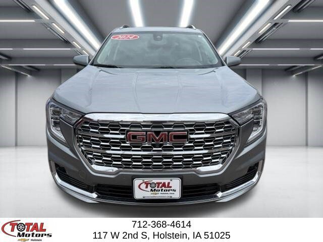 Certified 2024 GMC Terrain Denali w/ Denali Premium Package AWD/4WD image 3