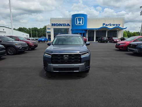 New 2026 Honda Pilot Touring image 8