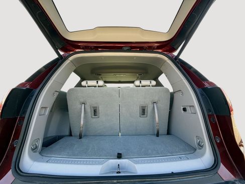 Used 2018 GMC Acadia SLT FWD image 32