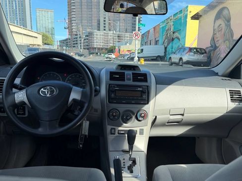 Used 2012 Toyota Corolla LE FWD image 16