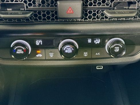 Used 2023 Honda HR-V LX image 15