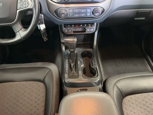 Used 2020 Chevrolet Colorado Z71 AWD/4WD image 10