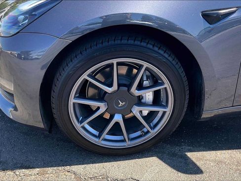 Used 2023 Tesla Model 3 Standard Range RWD image 12