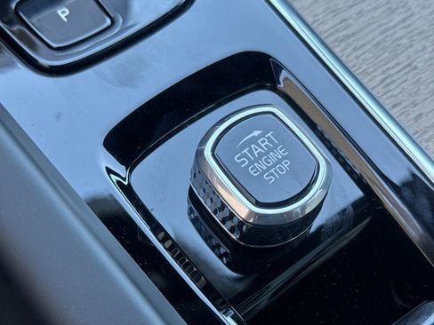 New 2026 Volvo XC60 B5 Plus w/ Climate Package PRO AWD/4WD image 25