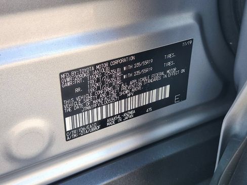 Used 2020 Toyota RAV4 XLE Premium AWD/4WD image 32