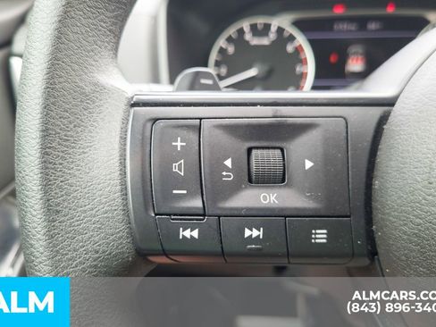 Used 2024 Nissan Rogue S FWD image 29