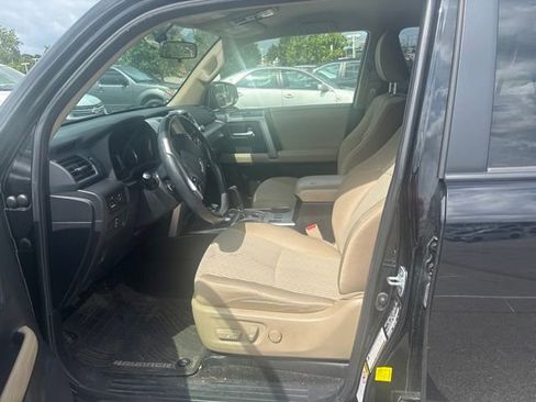 Used 2014 Toyota 4Runner SR5 w/ Convenience Package AWD/4WD image 9