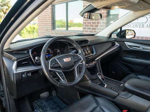 Used 2018 Cadillac XT5 Premium Luxury AWD/4WD image 16