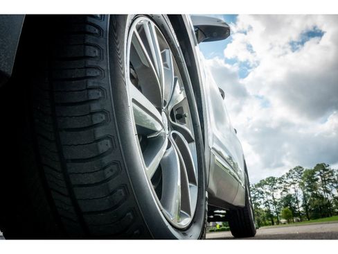 Used 2019 Hyundai Santa Fe FWD image 9