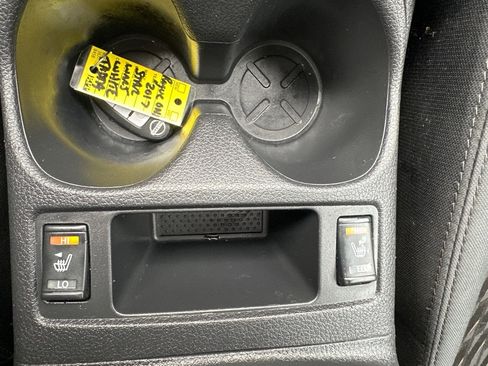 Used 2017 Nissan Rogue SV image 40