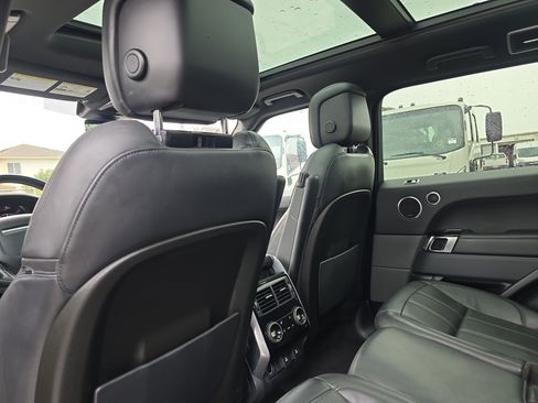 Used 2019 Land Rover Range Rover Sport HSE AWD/4WD image 17