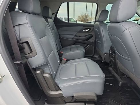 Used 2020 Chevrolet Traverse LT w/ LT Premium Package image 16