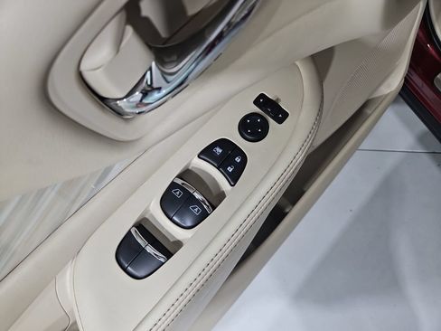 Used 2018 Nissan Murano Platinum FWD image 12