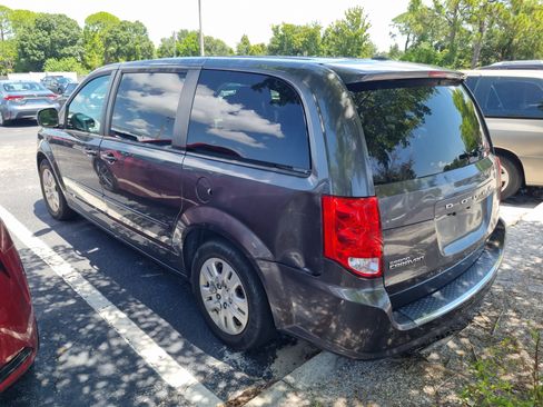 Used 2016 Dodge Grand Caravan SE w/ Quick Order Package 29E SE FWD image 7